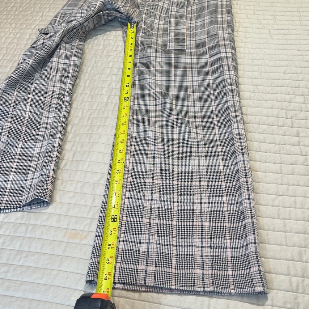 Lulu's WOMENS SIZE L Classic Gray and pink Checkered Pants - Picture 3 of 9